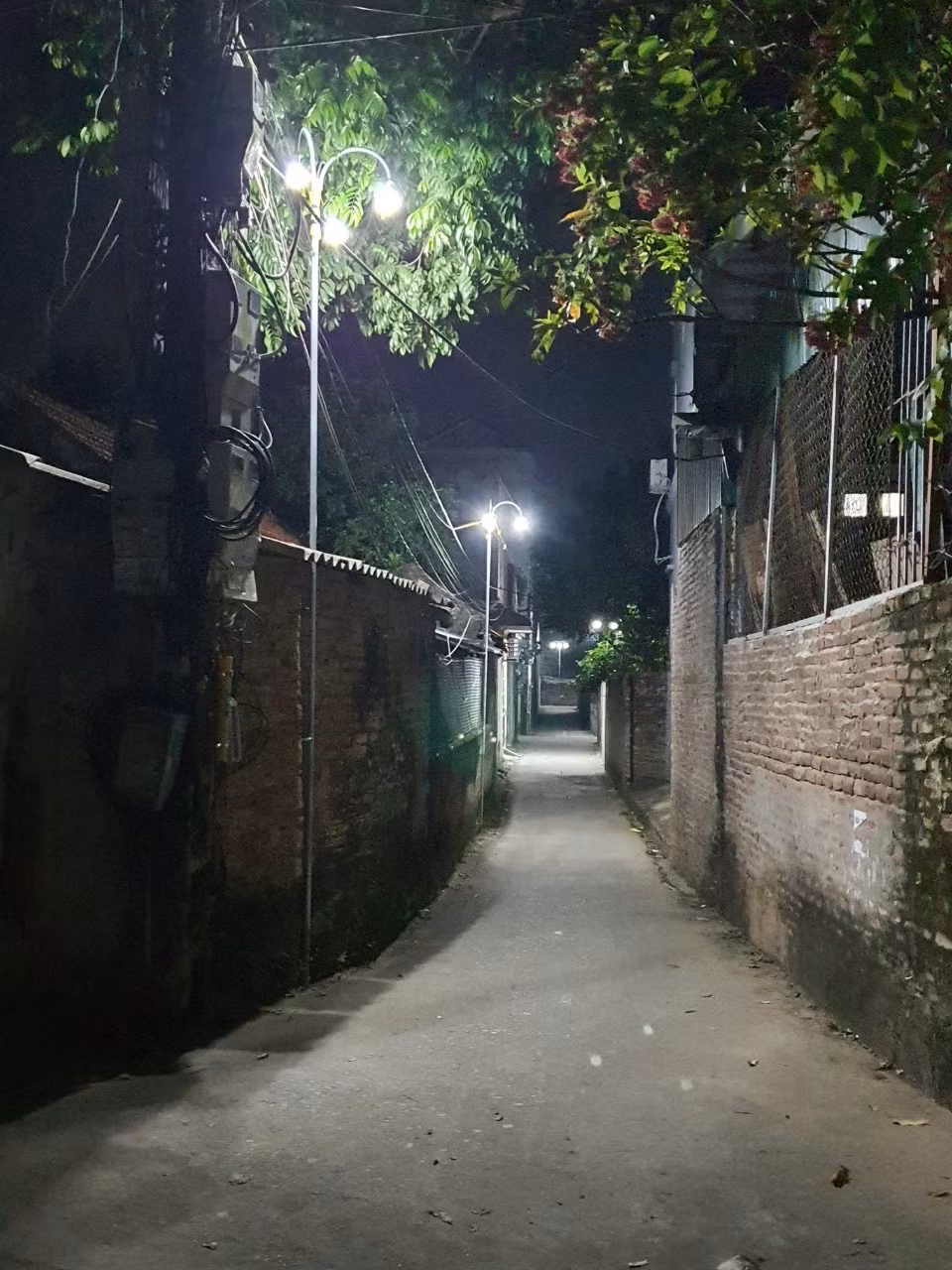 Hiệu quả từ mô hình “Thắp sáng đường quê - vận động nhân dân lắp đặt đèn điện chiếu sáng đảm bảo an ninh trật tự trước cửa nhà” -0