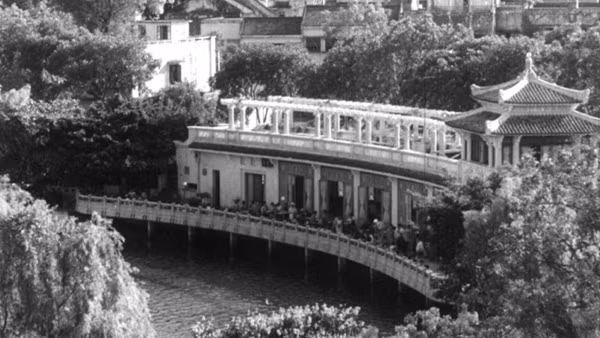 Di tích, di sản văn hóa Hà Nội qua ảnh trích trong phim từ 1954 đến nay