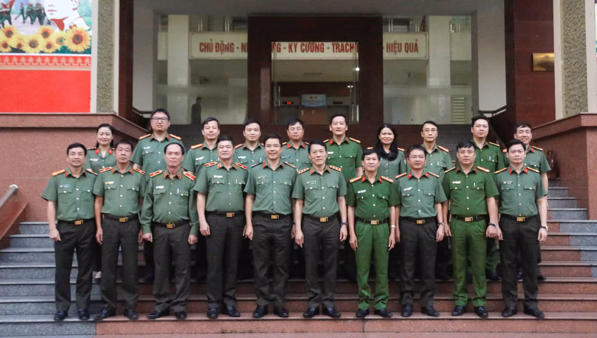 Thứ trưởng Lương Tam Quang làm việc tại Công an tỉnh Hà Tĩnh -0