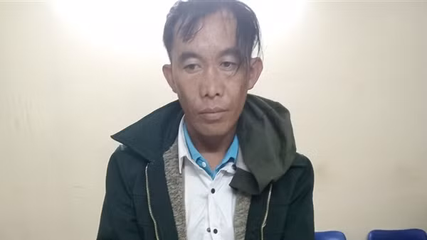 Bắt giữ kẻ mua bán 4 bánh heroin