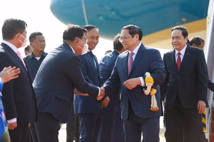 Thủ tướng Phạm Minh Chính tới Thủ đô Phnom Penh, bắt đầu chuyến thăm chính thức Campuchia -0