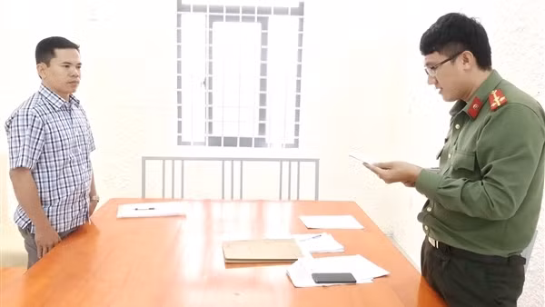 Phó giám đốc Ban Quản lý rừng phòng hộ Sơn Hòa cùng nhân viên bị khởi tố