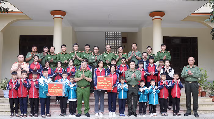 Đấu tranh mạnh với các loại tội phạm&nbsp;góp phần&nbsp; đảm bảo ANTT trên địa bàn -0