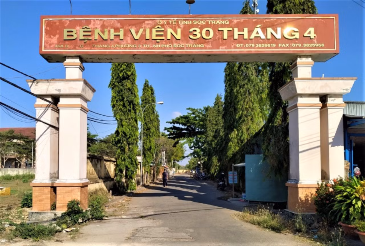 Một giám đốc bệnh viện ở Sóc Trăng bị ký luật -0