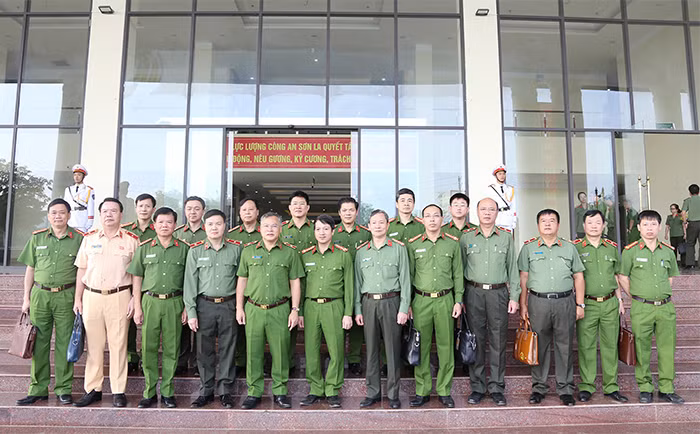Đấu tranh mạnh với các loại tội phạm&nbsp;góp phần&nbsp; đảm bảo ANTT trên địa bàn -0