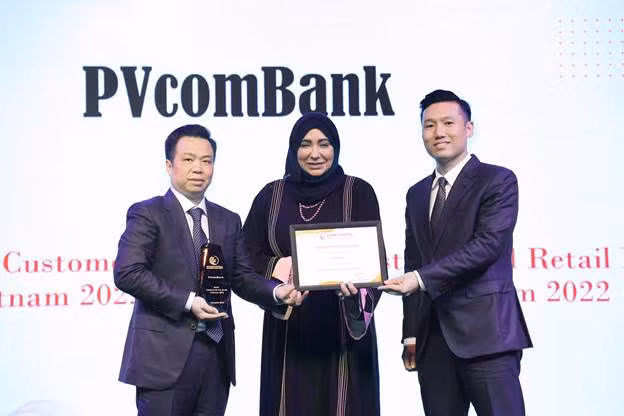 IBM vinh danh PVcomBank ở 2 hạng mục giải thưởng về bán lẻ và dịch vụ khách hàng -0