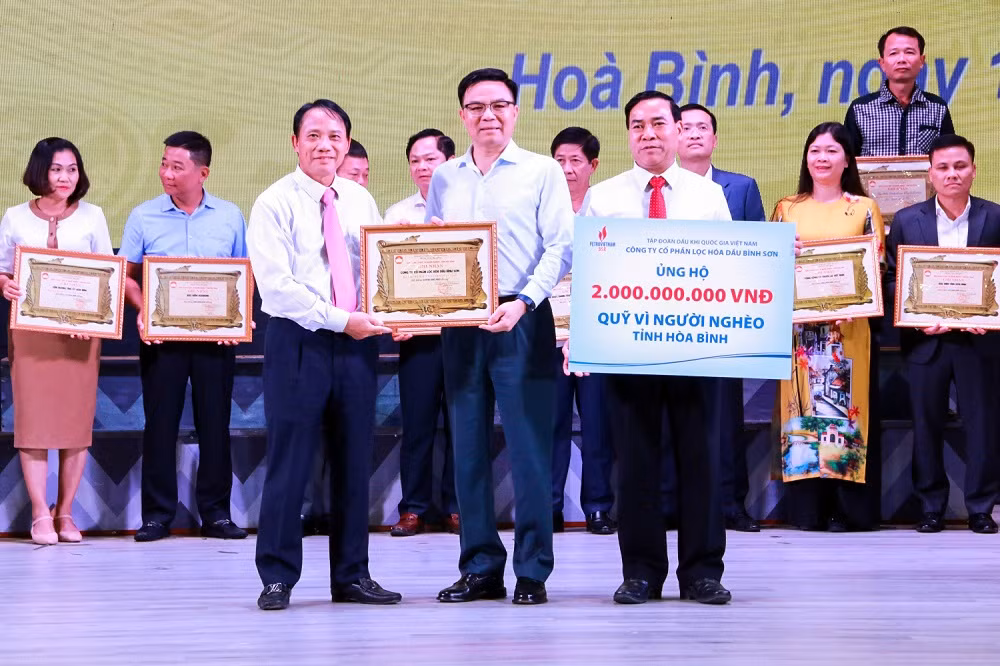 Petrovietnam “về đích” chỉ tiêu sản lượng khai thác dầu thô, nỗ lực cung ứng xăng dầu cho thị trường -0