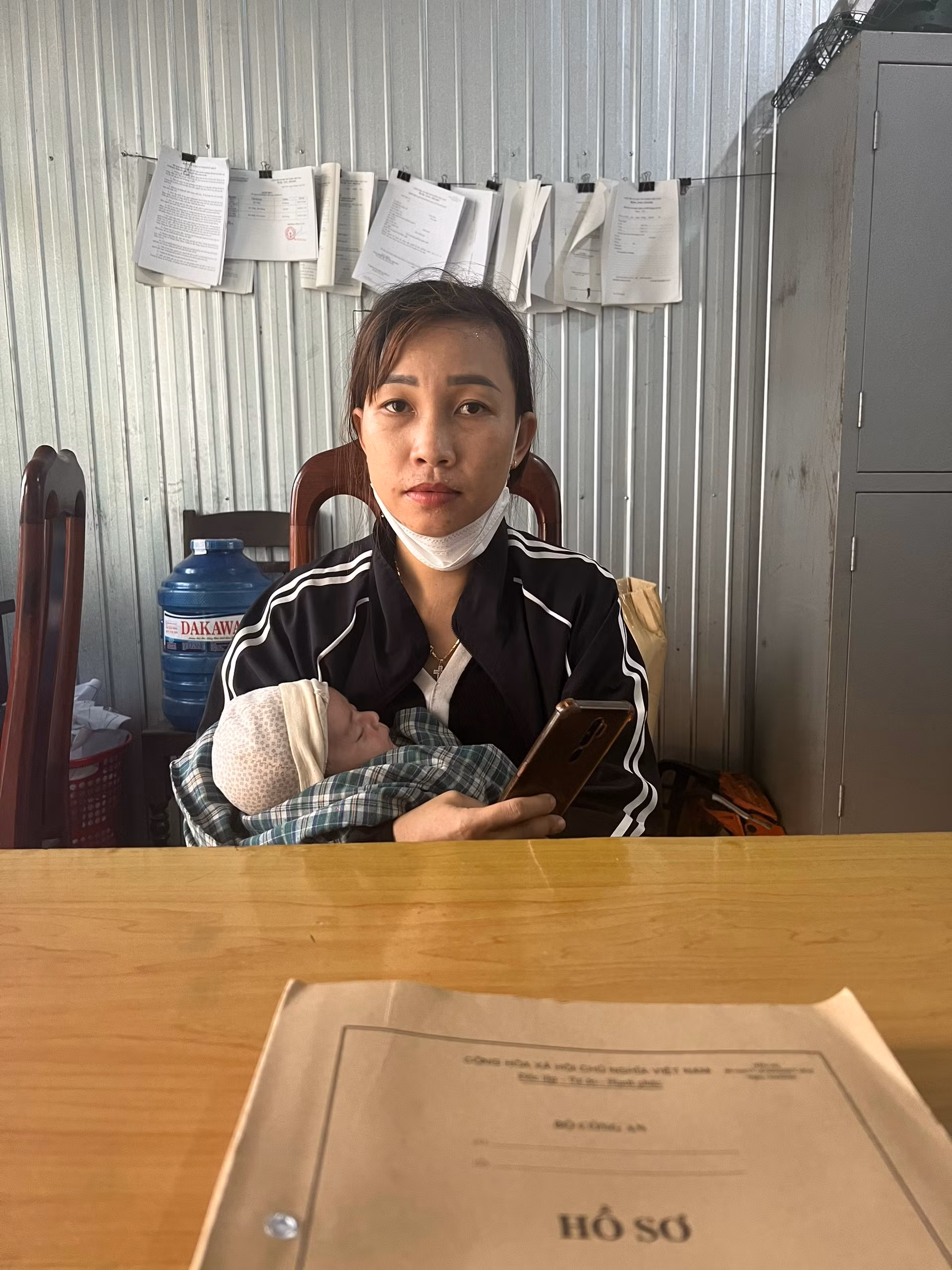 Triệt phá đường dây buôn bán 31 trẻ sơ sinh -0