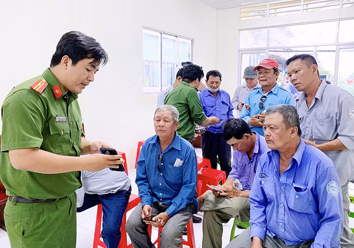 Tăng tốc chuyển đổi số, vì lợi ích của người dân -0