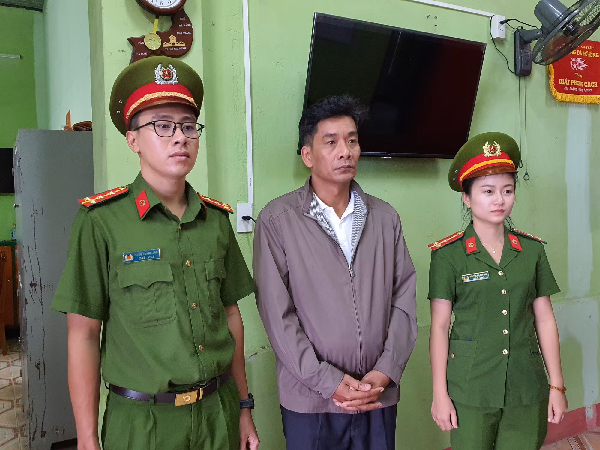 Thuê ô tô mang cầm cố chiếm đoạt 500 triệu đồng -0