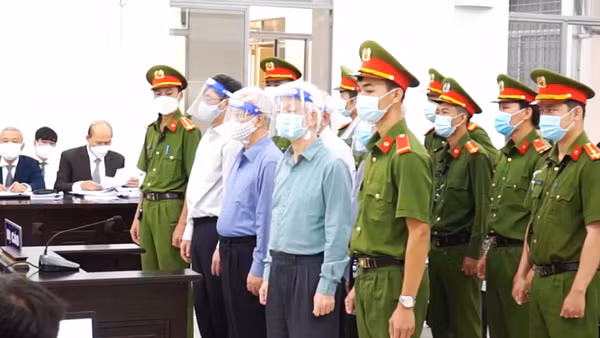 Hai cựu Chủ tịch tỉnh Khánh Hòa cùng 11 đồng phạm gây thất thoát hơn 62 tỷ đồng