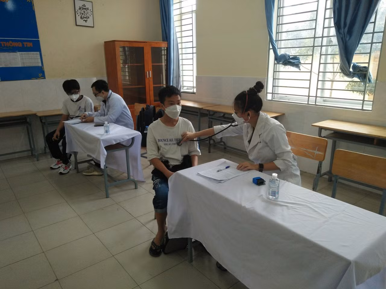 Ngành y tế thành phố lo ngại về tỉ lệ đồng thuận cho con tiêm ngừa COVID-19 rất thấp -0