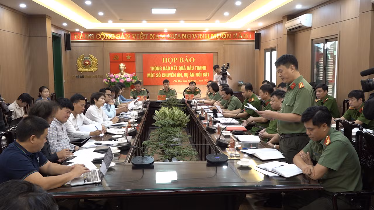 Công an tỉnh Phú Thọ triệt phá các ổ nhóm thu thập và mua bán sử dụng trái phép thông tin cá nhân -0