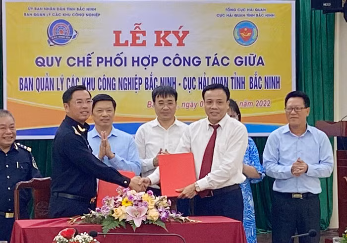 Ban quản lý các Khu công nghiệp Bắc Ninh và Cục Hải quan Bắc Ninh: Ký Quy chế phối hợp công tác -0