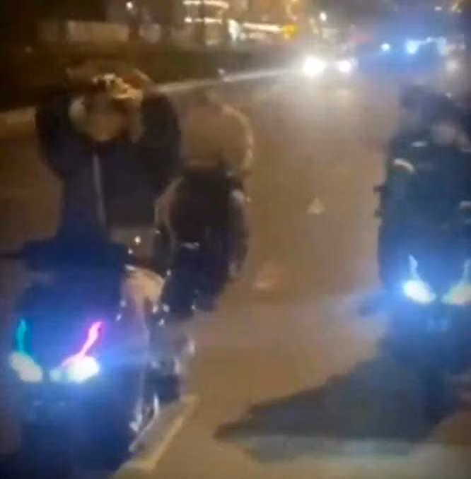 Đà Nẵng: Xử phạt thiếu nữ buông hai tay “diễn xiếc hình trái tim” khi đang điều khiển phương tiện -0