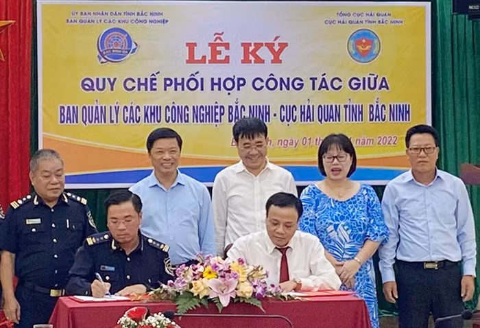 Ban quản lý các Khu công nghiệp Bắc Ninh và Cục Hải quan Bắc Ninh: Ký Quy chế phối hợp công tác -0