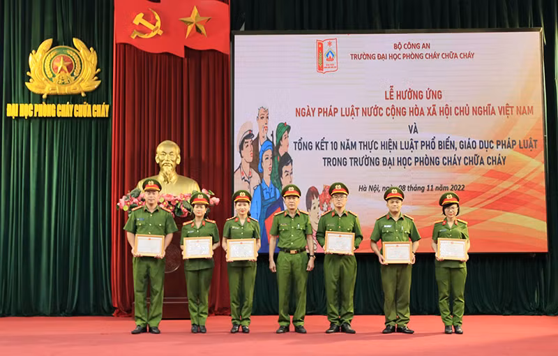 Trường Đại học PCCC tổng kết 10 năm thực hiện Luật phổ biến, giáo dục pháp luật -0