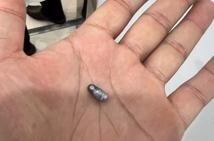 Tên cướp ngân hàng ở Lâm Đồng bắn bảo vệ sượt qua ngực -0