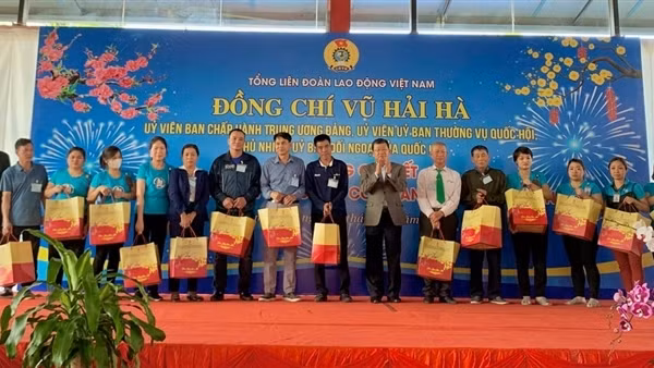 Quan tâm chăm lo đời sống công nhân dịp Tết Nguyên đán