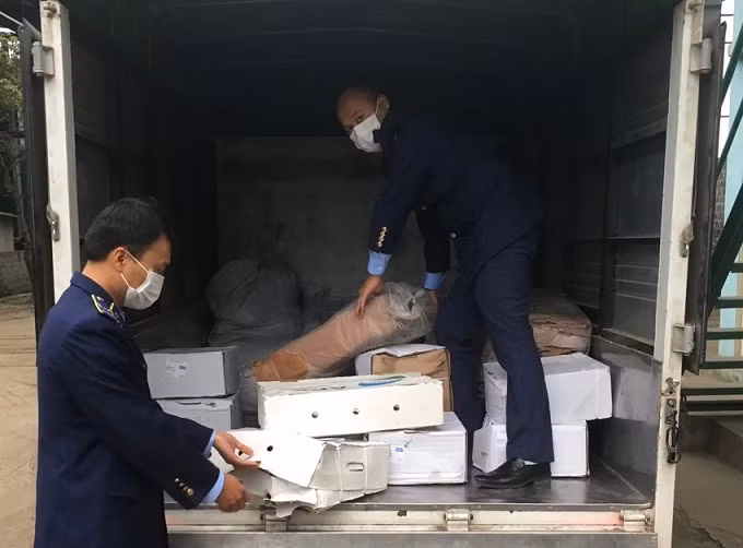 Cận Tết, liên tiếp phát hiện thực phẩm “bẩn” -0