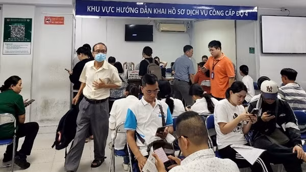 Ứng dụng hiệu quả chuyển đổi số vào công tác quản lý xuất nhập cảnh