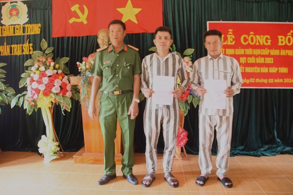 Trại giam Gia Trung công bố quyết định giảm án cho hơn 800 phạm nhân -0