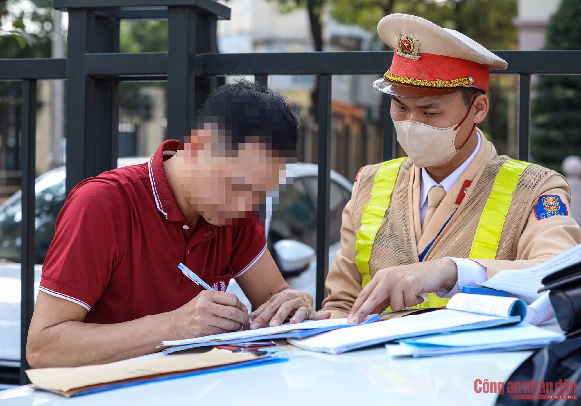 Cận Tết Nguyên đán, CSGT Hà Nội tăng cường xử lý xe khách vi phạm ảnh 4 Cận Tết Nguyên đán, CSGT Hà Nội tăng cường xử lý xe khách vi phạm -0