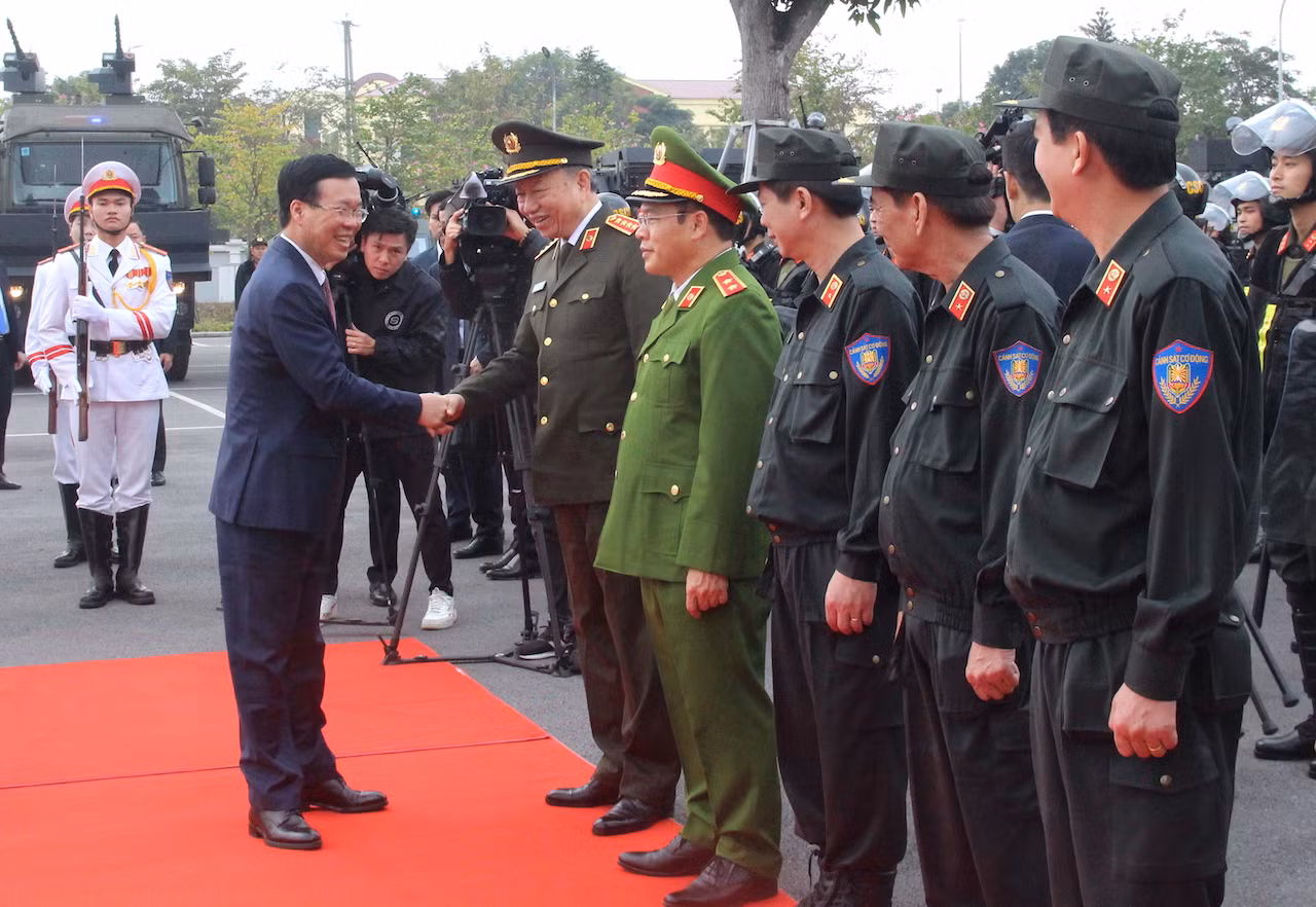 Cảnh sát cơ động đoàn kết, kỷ cương, chiến đấu ngoan cường, dũng cảm -0