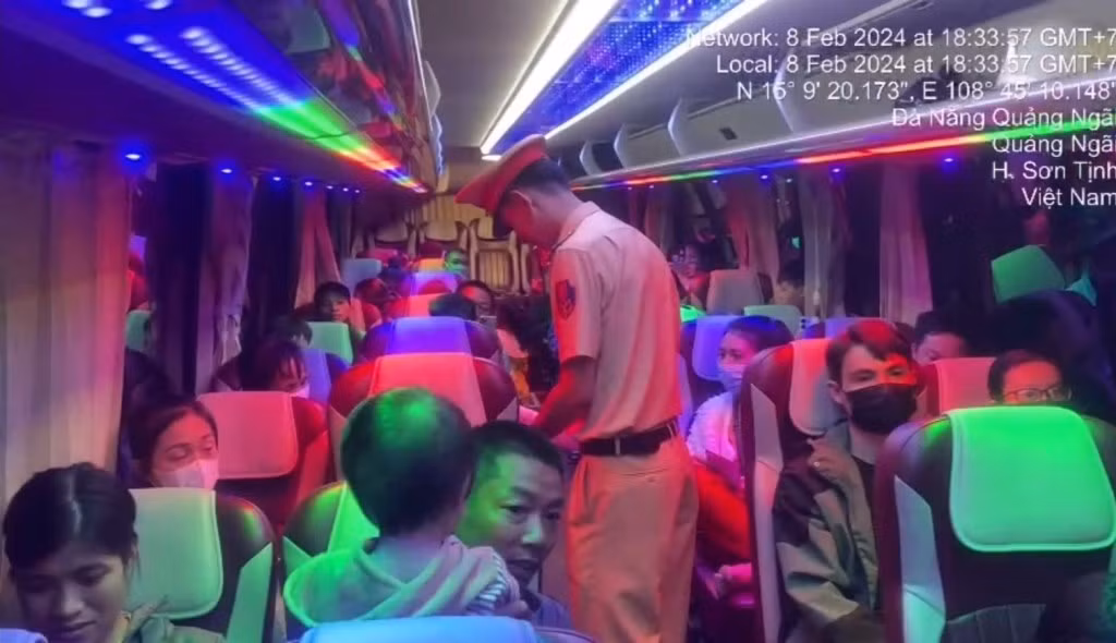 Đội Tuần tra kiểm soát giao thông đường bộ cao tốc số 5, Phòng 8, Cục CSGT hỗ trợ người dân về quê đón Tết -0