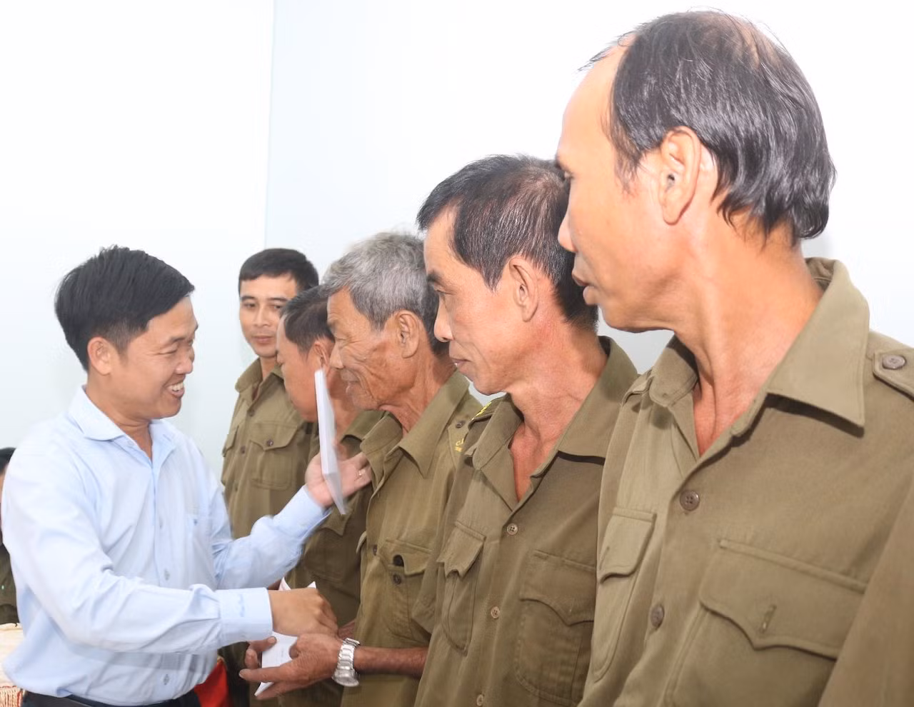 Góp chút tình xuân với quê hương Vĩnh Long -0