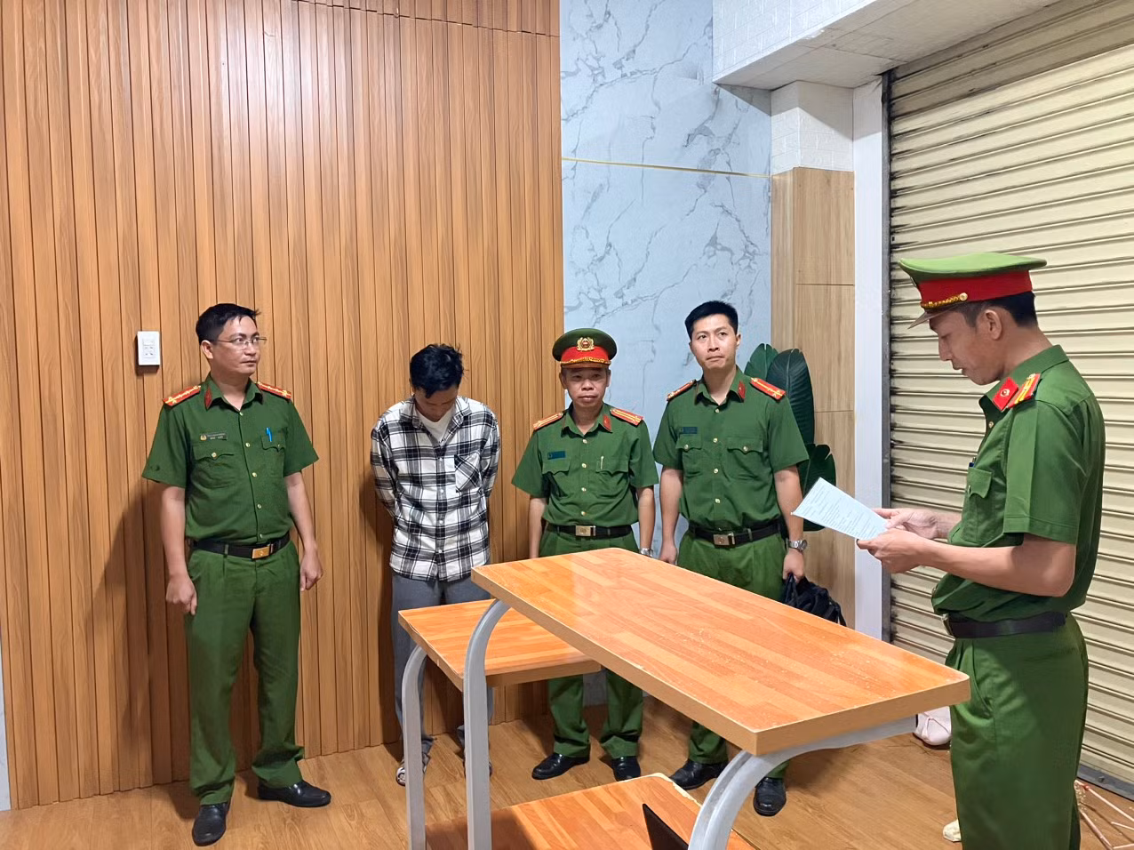 Vợ chồng chủ hụi lừa chiếm đoạt tiền của 337 người chơi -0