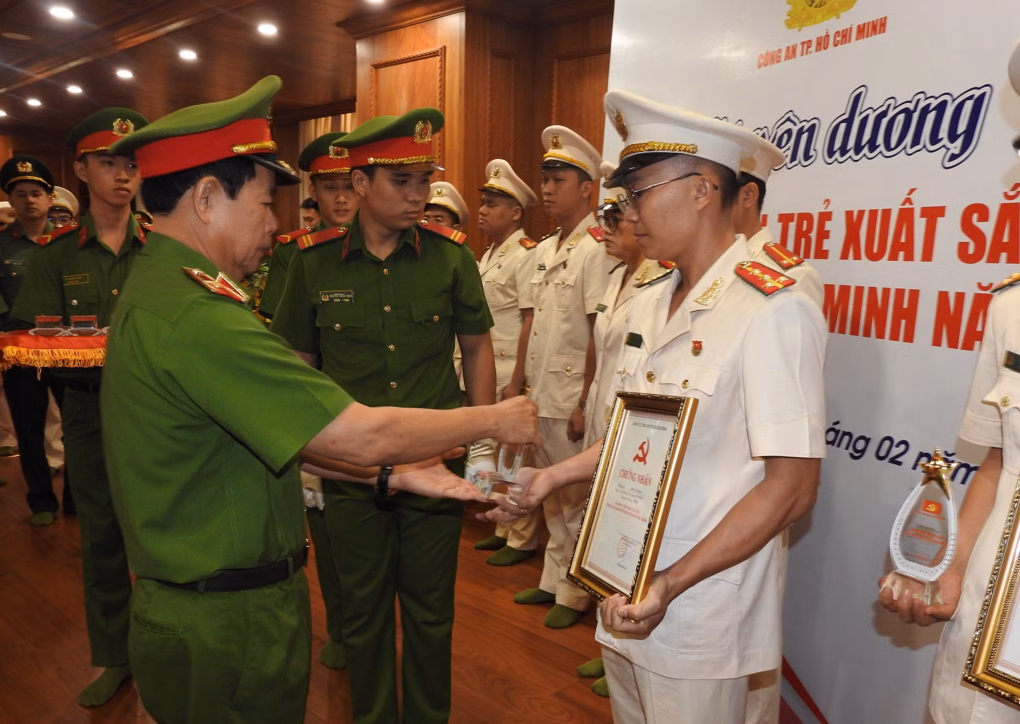 Công an TP Hồ Chí Minh tuyên dương 31 gương Đảng viên trẻ xuất sắc -1
