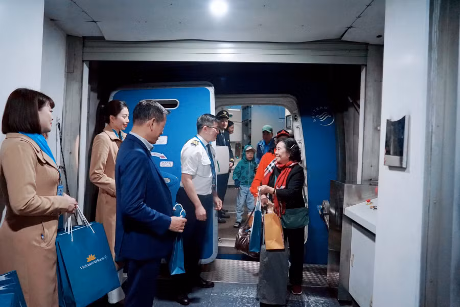 Hàng không tăng tải, nhiều đường bay bớt 