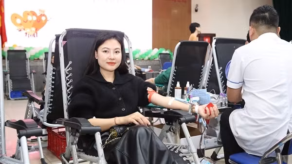 Mỗi ngày có hàng trăm người hiến máu cứu người bệnh dịp Tết Nguyên đán