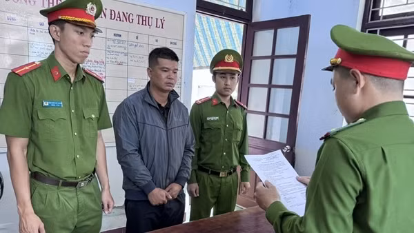 Bắt tài xế lái xe khách lao xuống vực khiến 22 người thương vong