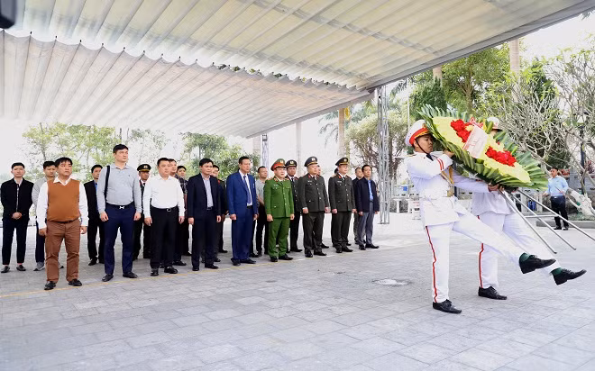 Thứ trưởng Nguyễn Văn Long viếng Anh hùng, Liệt sỹ tại huyện Vị Xuyên, tỉnh Hà Giang -0