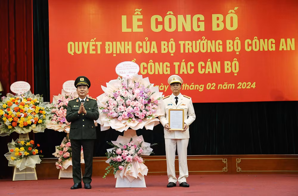 Công bố quyết định bổ nhiệm Giám đốc Công an tỉnh Vĩnh phúc -0