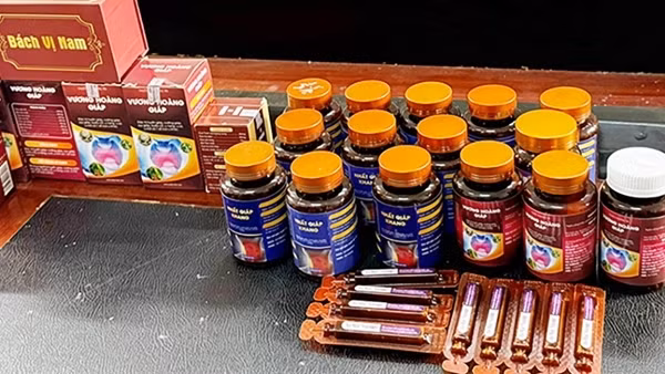 Tái diễn giả mạo bác sĩ để lừa đảo bán thuốc, thực phẩm chức năng