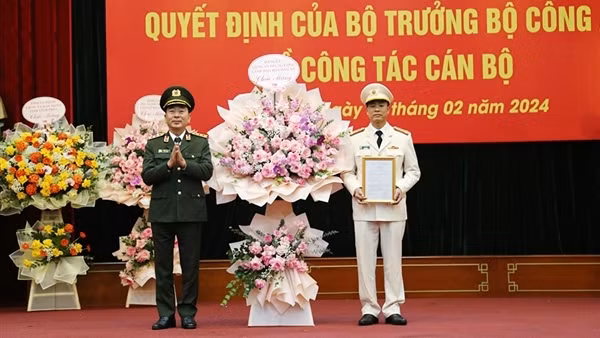 Công bố quyết định bổ nhiệm Giám đốc Công an tỉnh Vĩnh Phúc