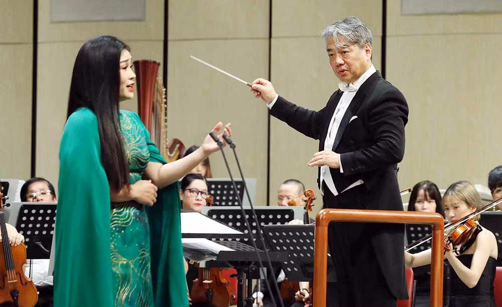 hoa nhac chao xuan 1.jpg -0