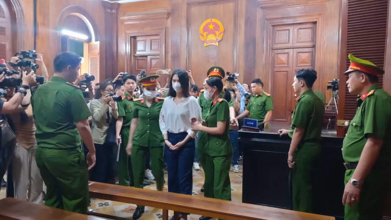Thêm một bài học cho người nổi tiếng: Đừng để hành vi của mình “sai một ly, đi một dặm”! -0