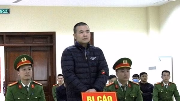 "Shalom Dũng Phạm" bị phạt 12 tháng tù vì cản trở Công an kiểm tra nồng độ cồn