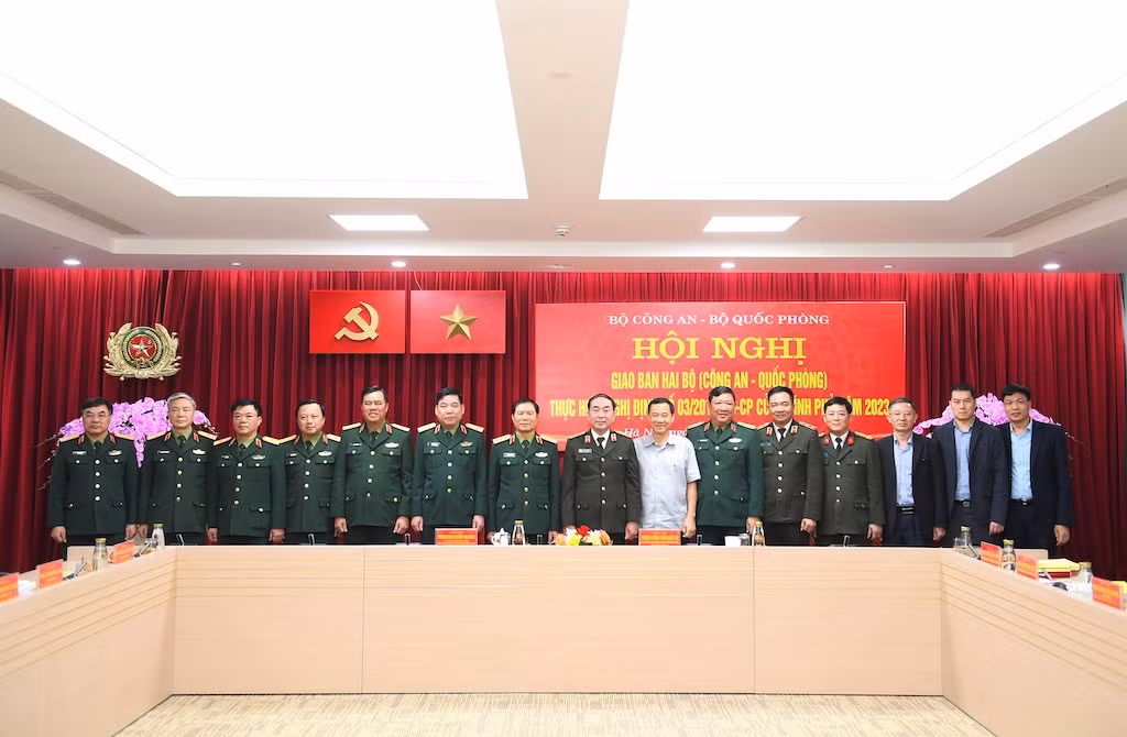 Phối hợp, hiệp đồng chặt chẽ hơn nữa trong thực hiện nhiệm vụ quốc phòng, an ninh -0