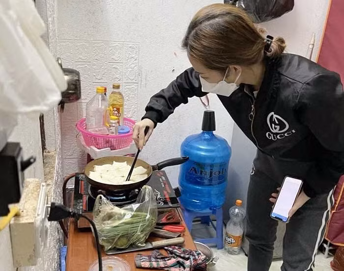 “Tín dụng đen” bủa vây công nhân ngày cận tết -0