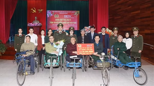 Tri ân 93 thương, bệnh binh, người có công tại Thuận Thành