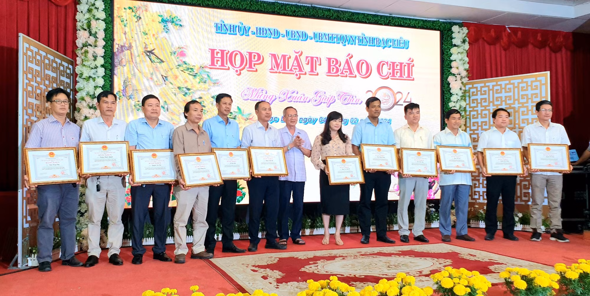 Phóng viên Báo CAND được tỉnh Bạc Liêu tặng Bằng khen -0