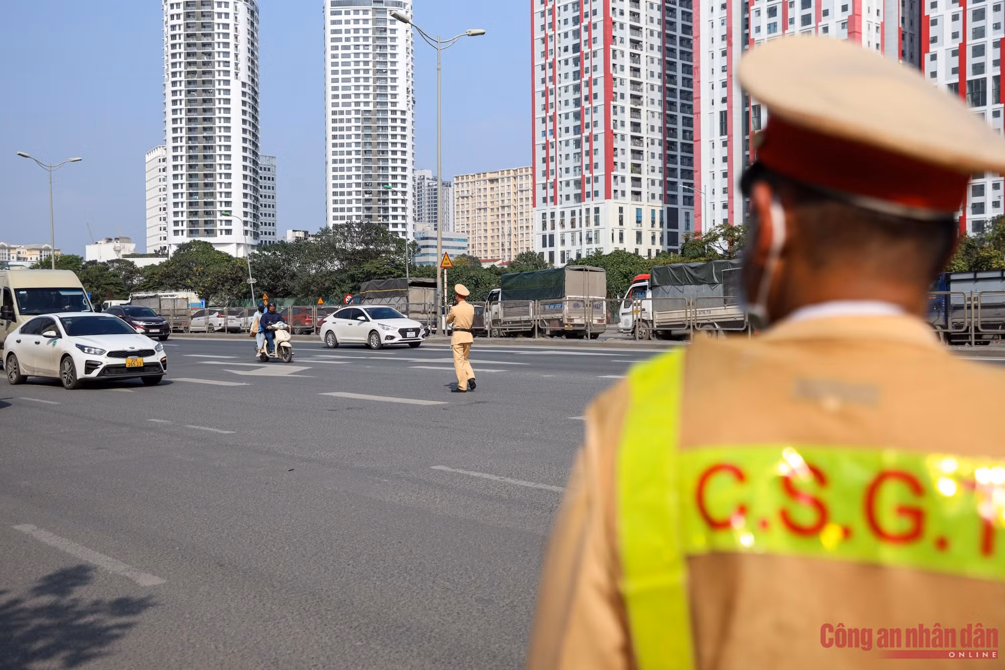 Cận Tết Nguyên đán, CSGT Hà Nội tăng cường xử lý xe khách vi phạm ảnh 1 Cận Tết Nguyên đán, CSGT Hà Nội tăng cường xử lý xe khách vi phạm -0