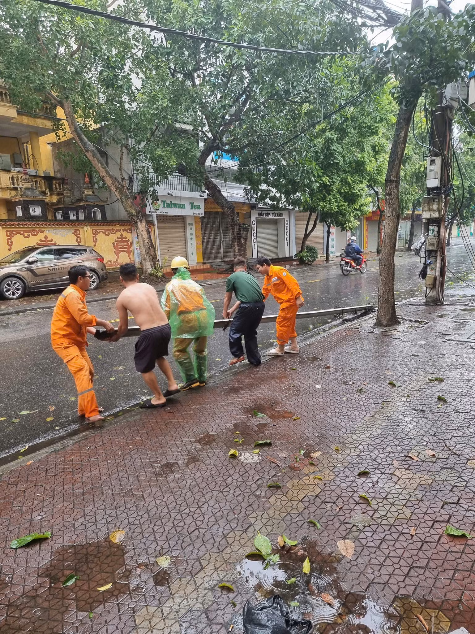Trên 3 triệu khách hàng dùng điện khu vực miền Bắc bị ảnh hưởng bởi bão YAGI -0