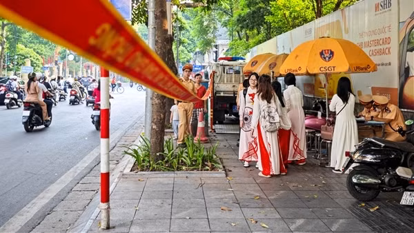 Công an Hà Nội đảm bảo an toàn lễ khai giảng, xử lý học sinh và phụ huynh vi phạm giao thông