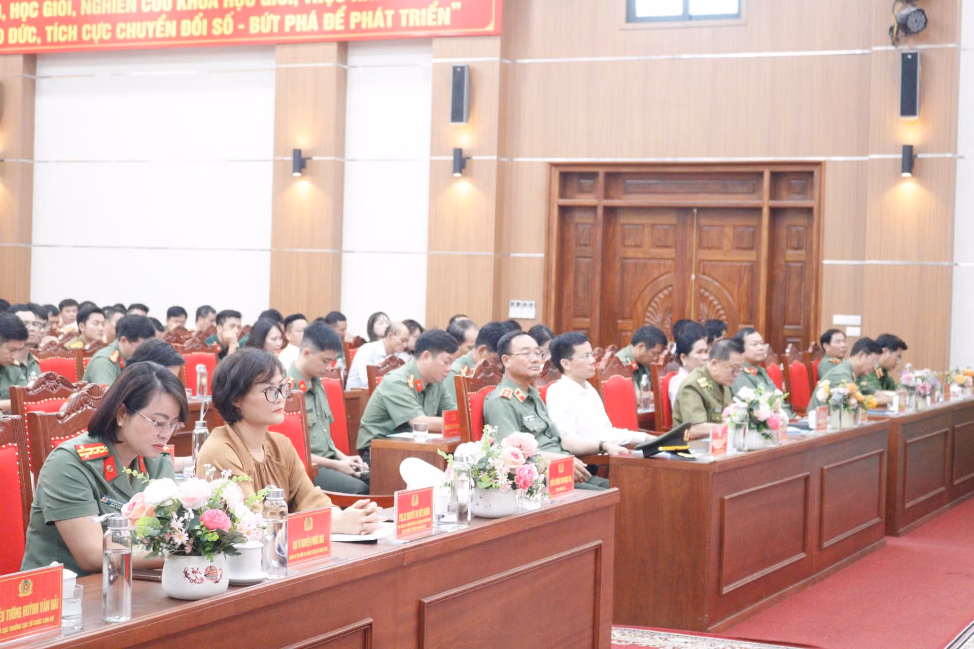 Trường Cao đẳng ANND I đẩy mạnh chuyển đổi số, xây dựng đội ngũ giáo viên vững mạnh toàn diện -0